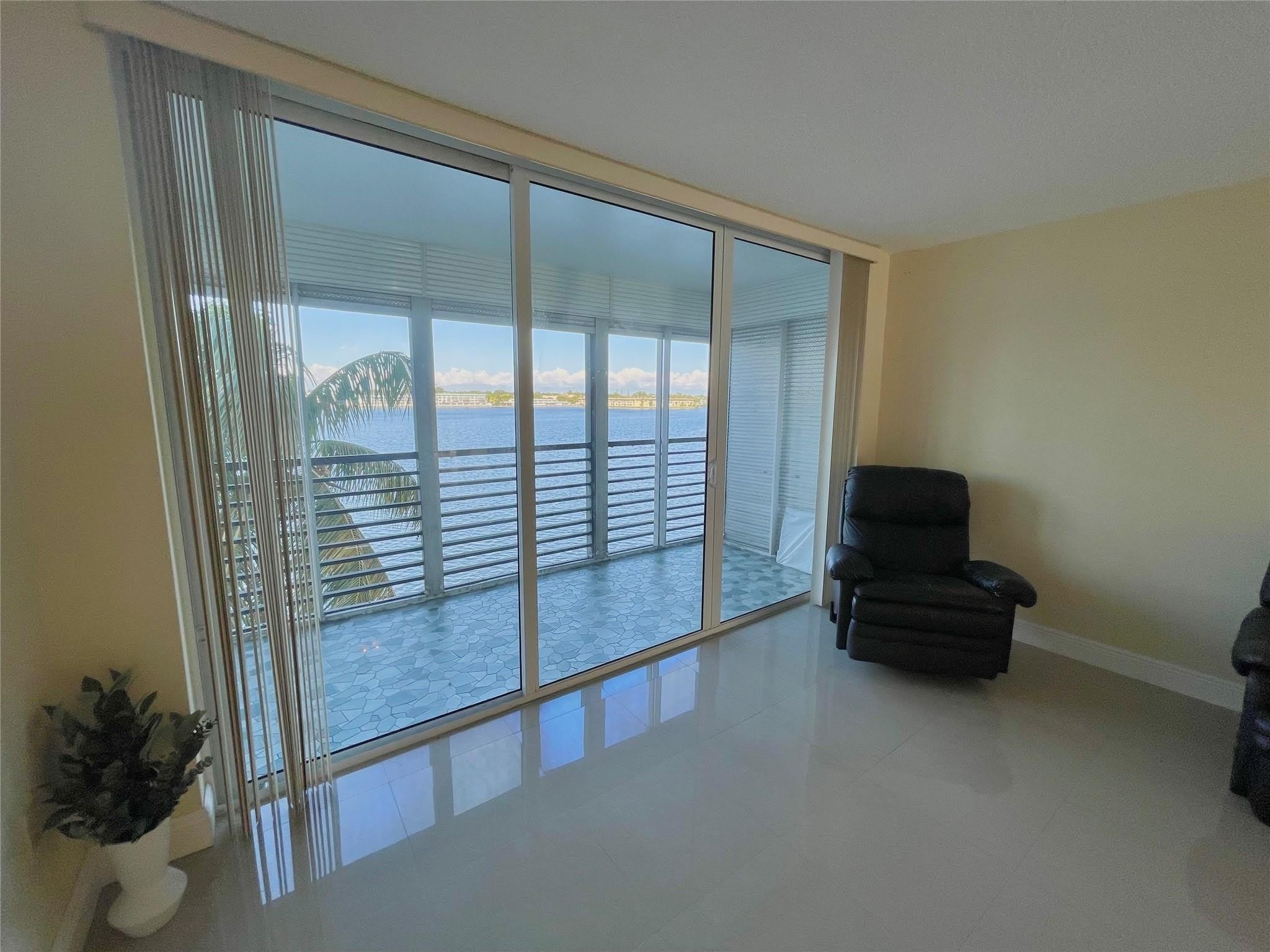 1175 NE Miami Gardens Drive – photo 4