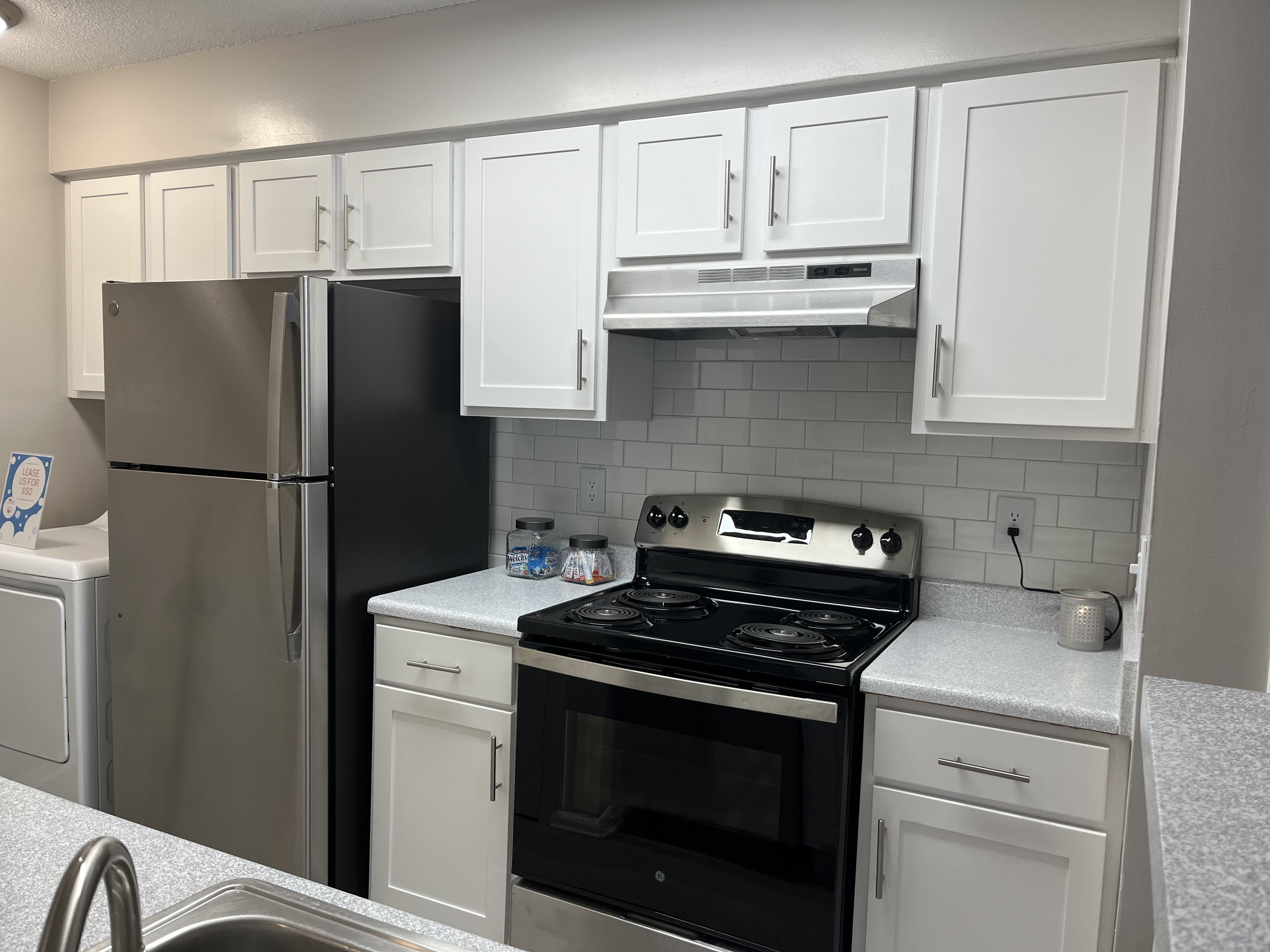 Hub at 934 Apartments – photo 4
