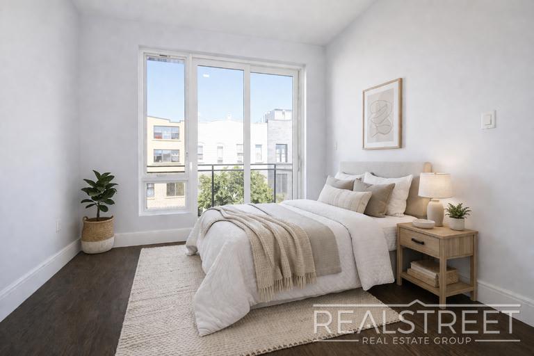100 Himrod St – photo 3