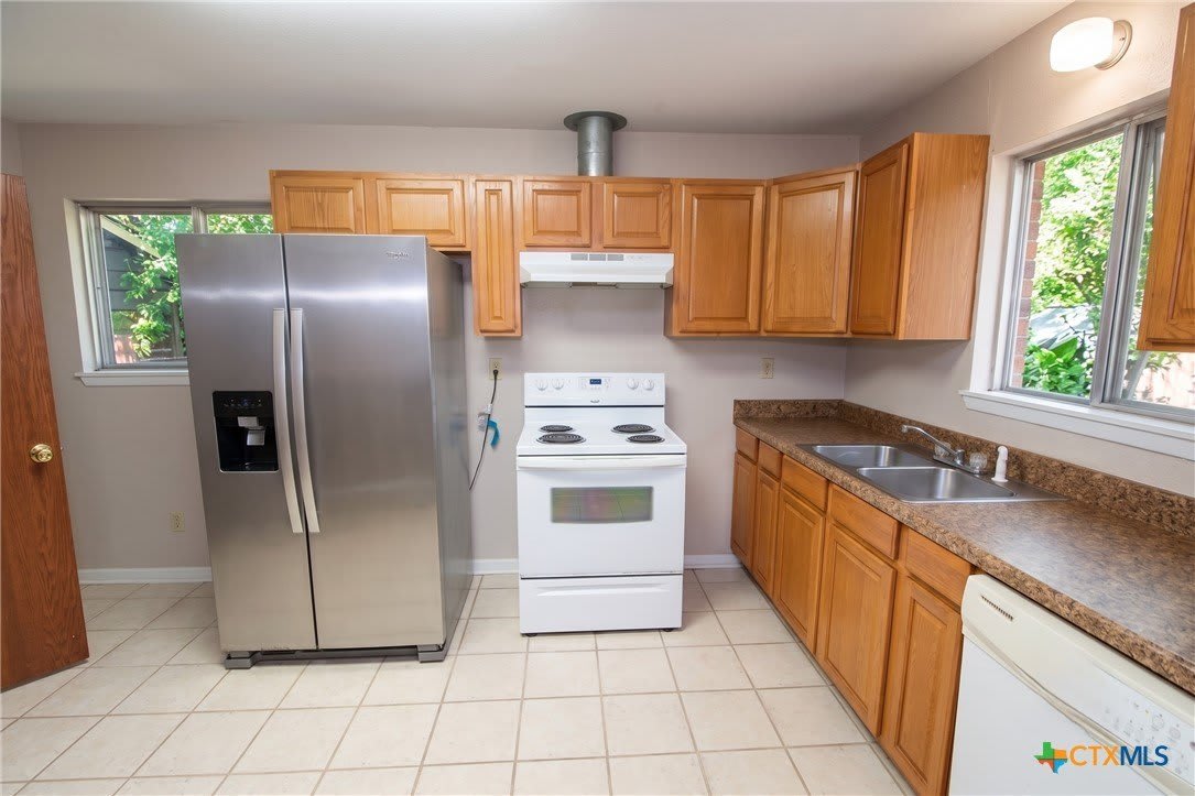 409 Oak Street – photo 3