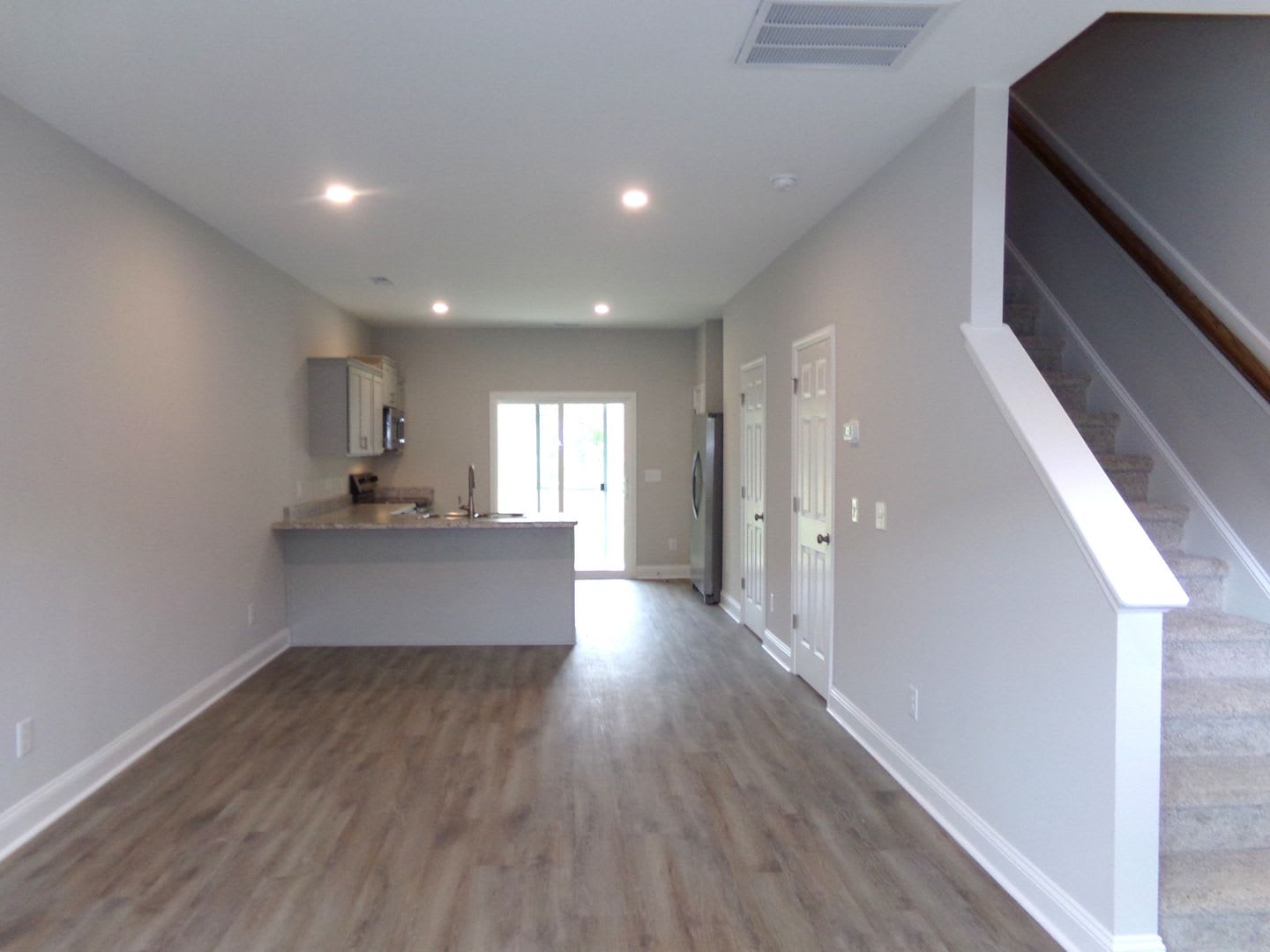 Move In Special Receive 100 Off Your First Month S Rent Welcome To Jacks Branch Townhomes Contemporary Living In The Heart Of Hubert Nc – photo 4