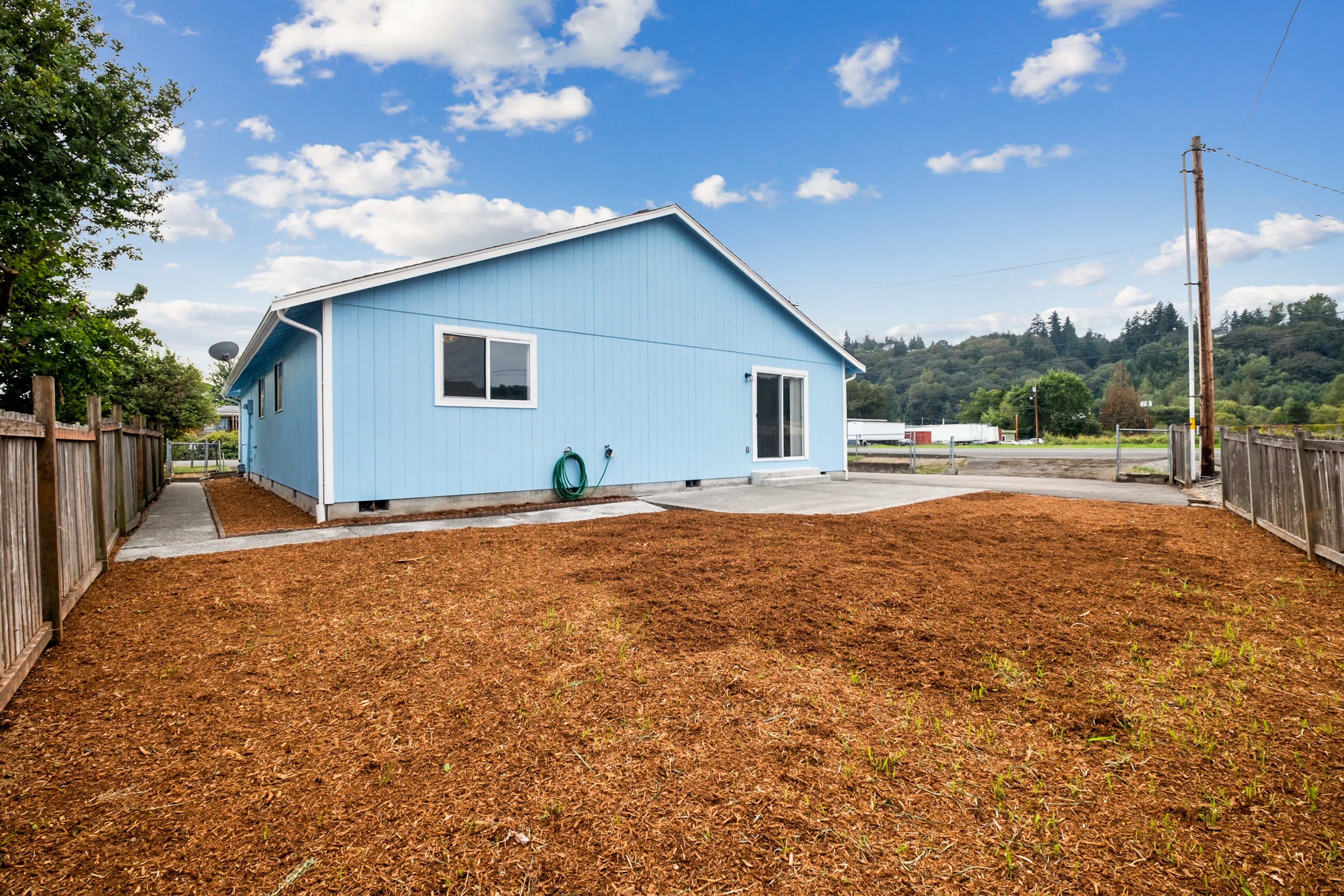 203 10th Ave N – photo 4