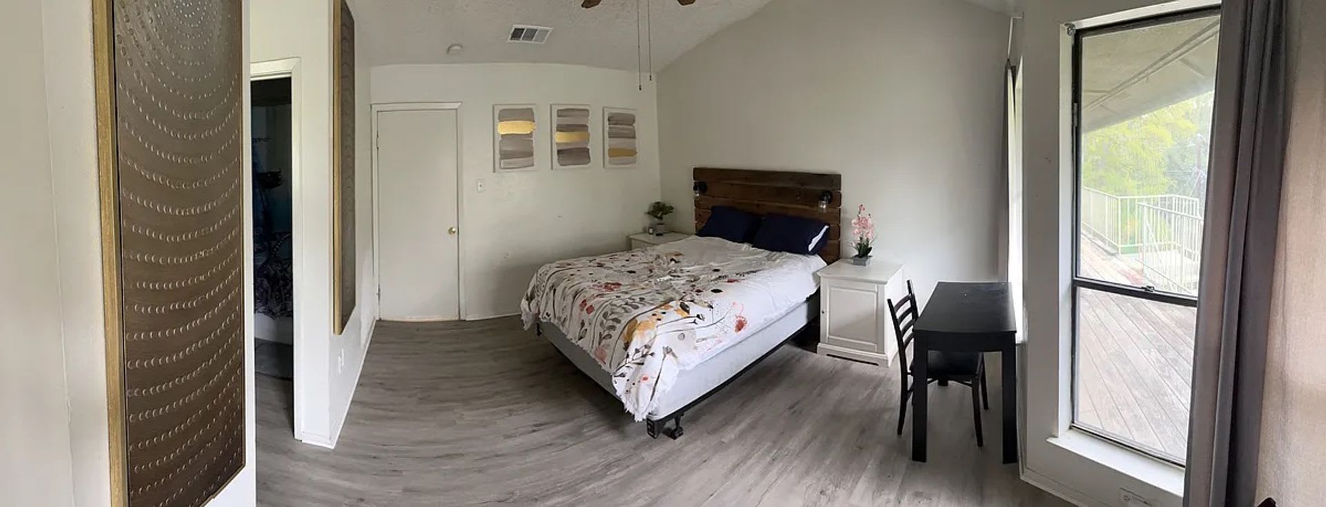 Room in 2 Bedroom Home at Indio Dr – photo 4