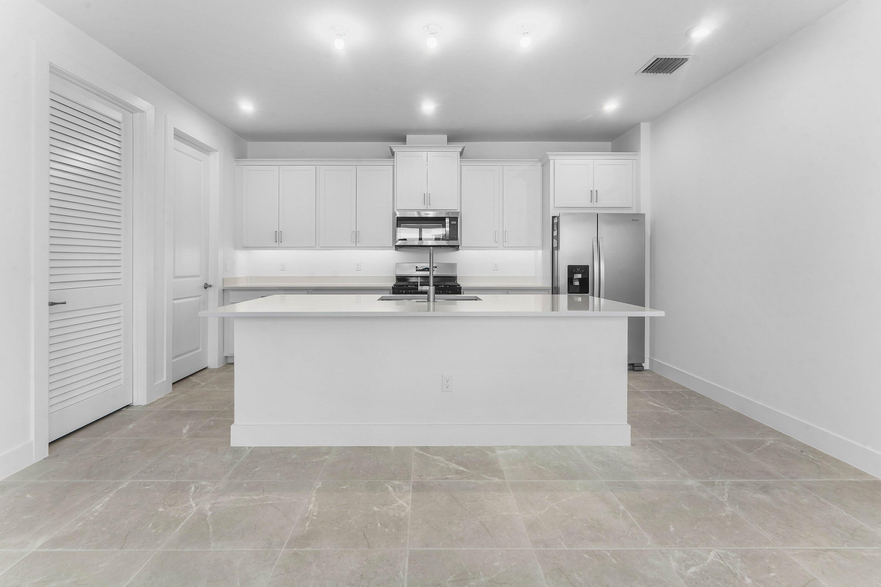 888 SW Newfield Avenue – photo 2