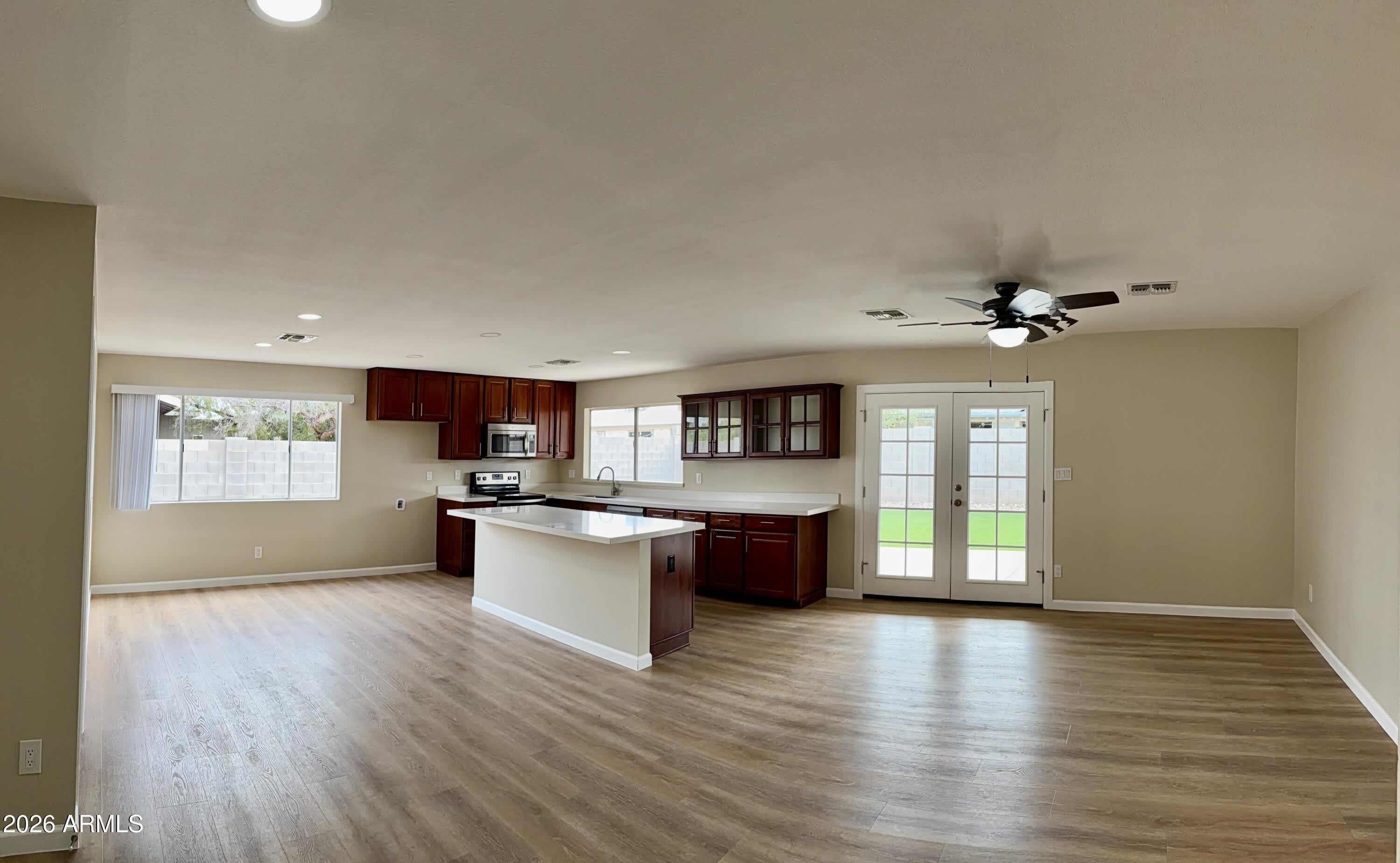 10021 N 47th Drive – photo 2