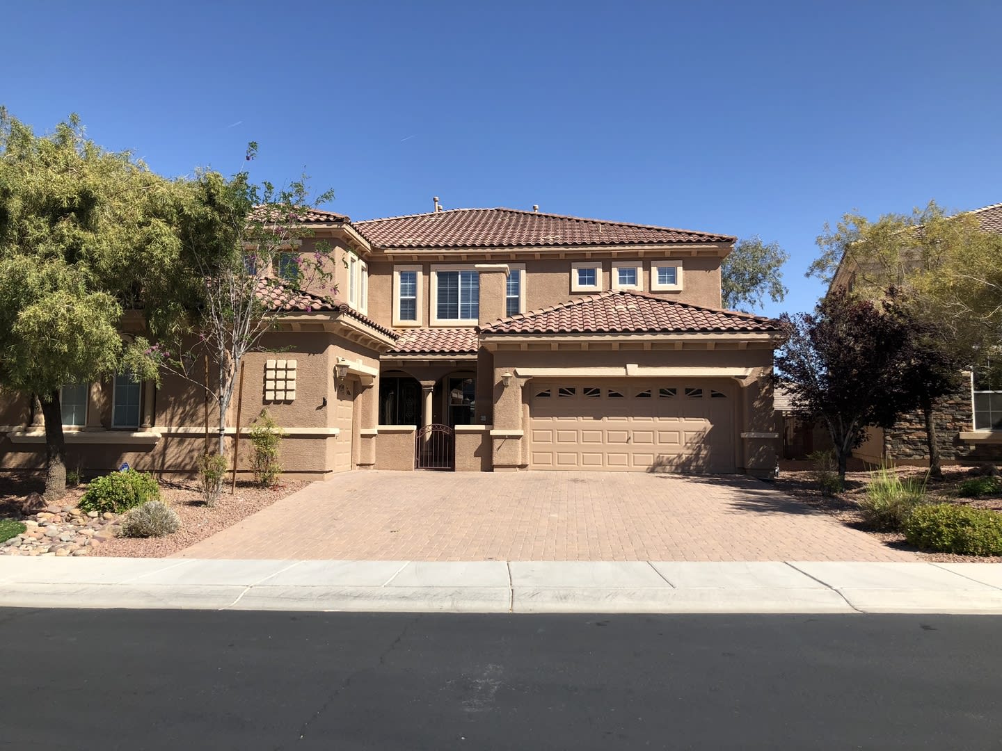 Gorgeous Anthem Highlands Pool Home For Lease – photo 1