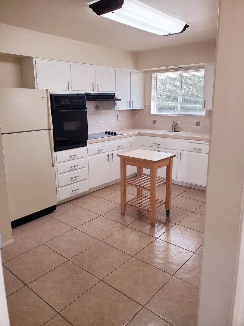 Age-Restricted Community 55+ 2 Bedroom – photo 2