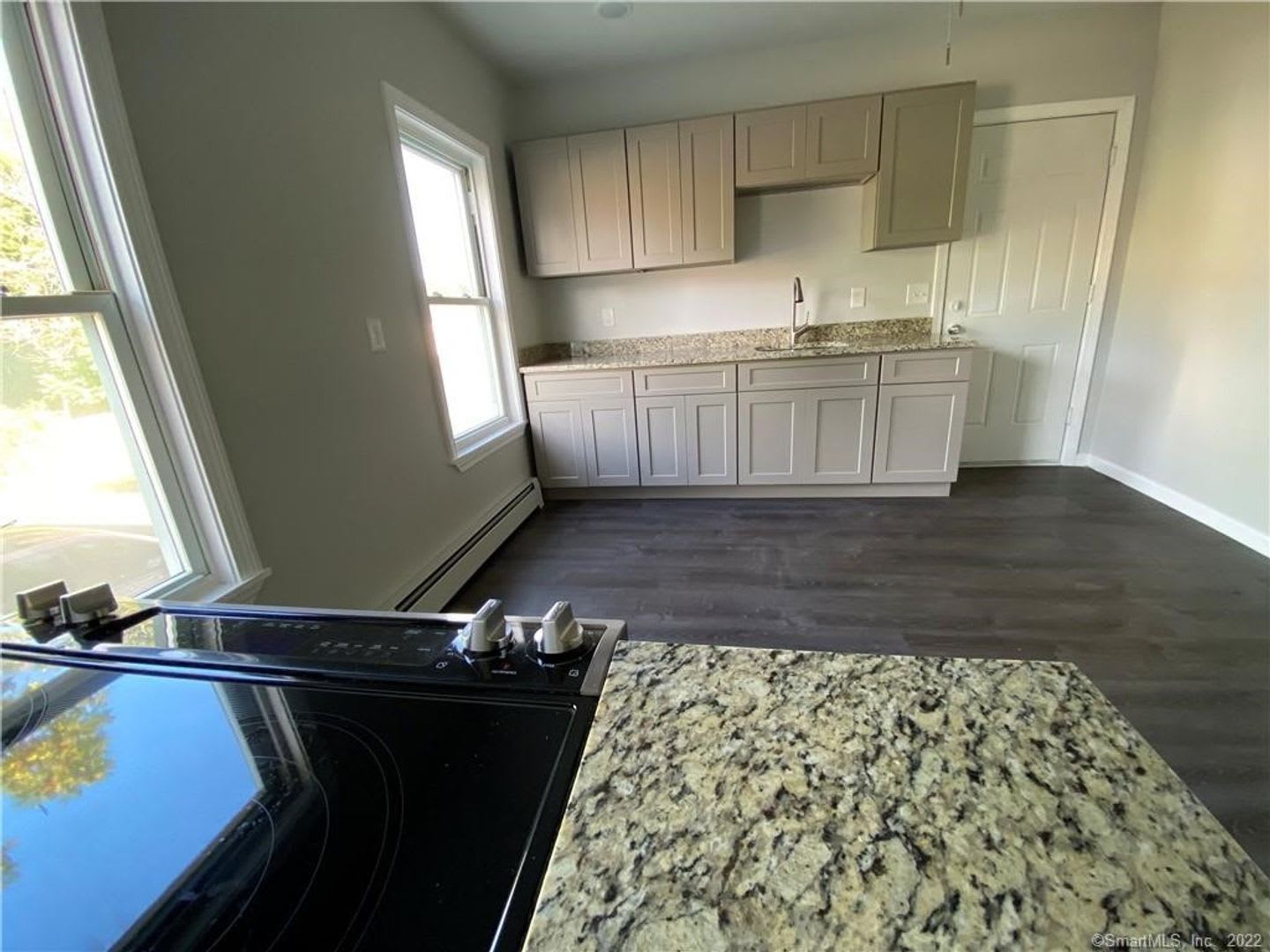 Newly Remodeled 3 Bedroom on 1st Floor – photo 3