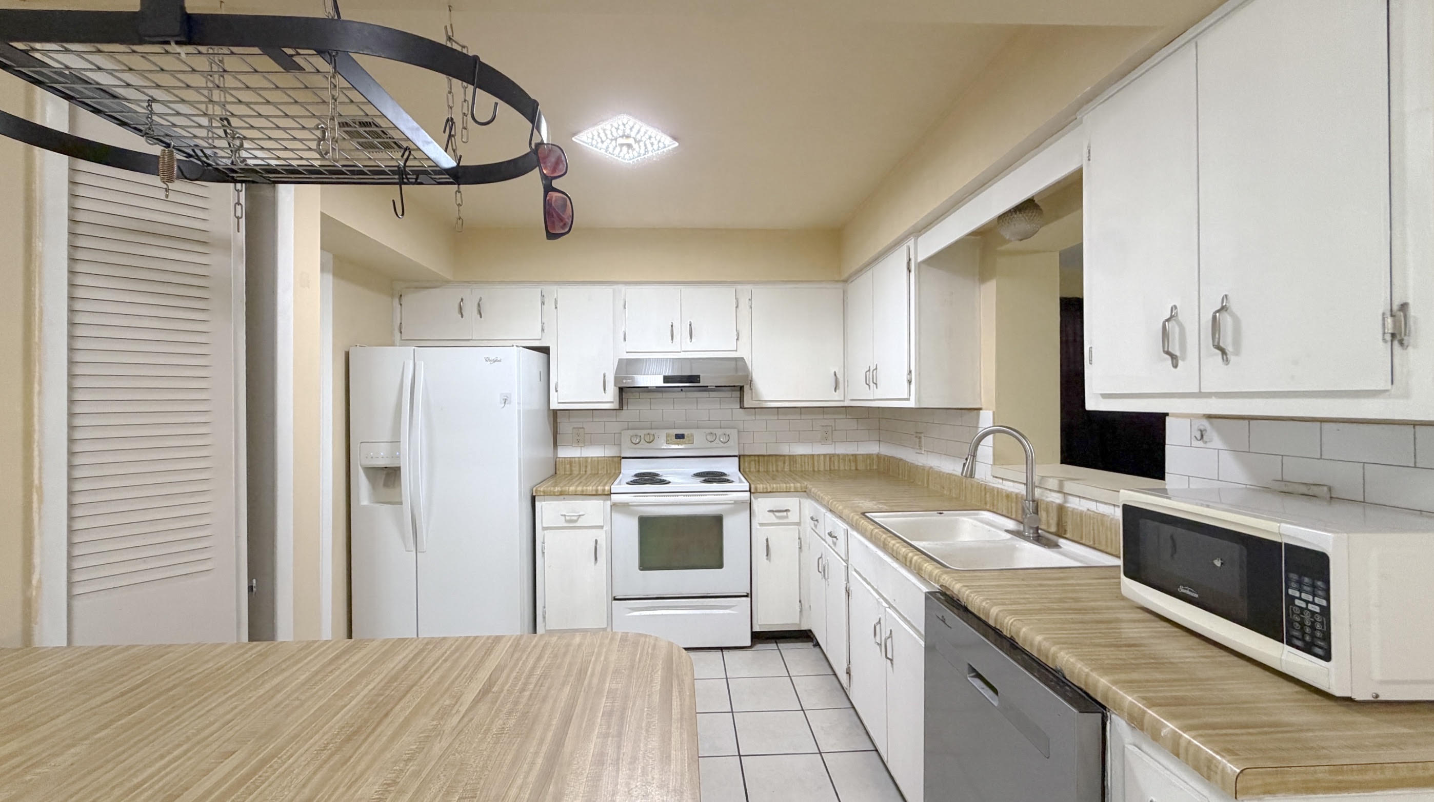 889 Hendry Drive – photo 5
