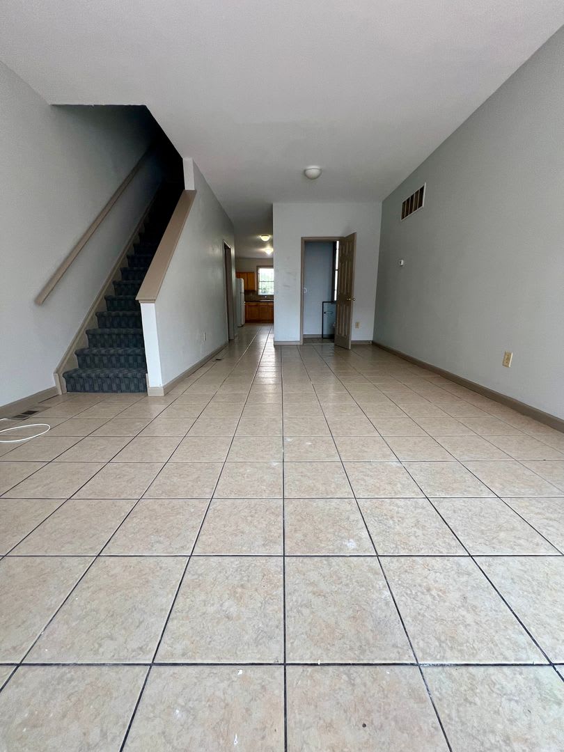 Stunning 6 Bedroom Townhome Steps Away From Temple Available Now Rent Special One Month Free On 13 Month Lease – photo 2