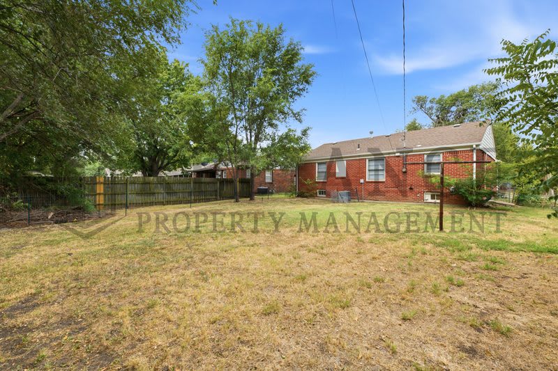 374 North Hillcrest – photo 5