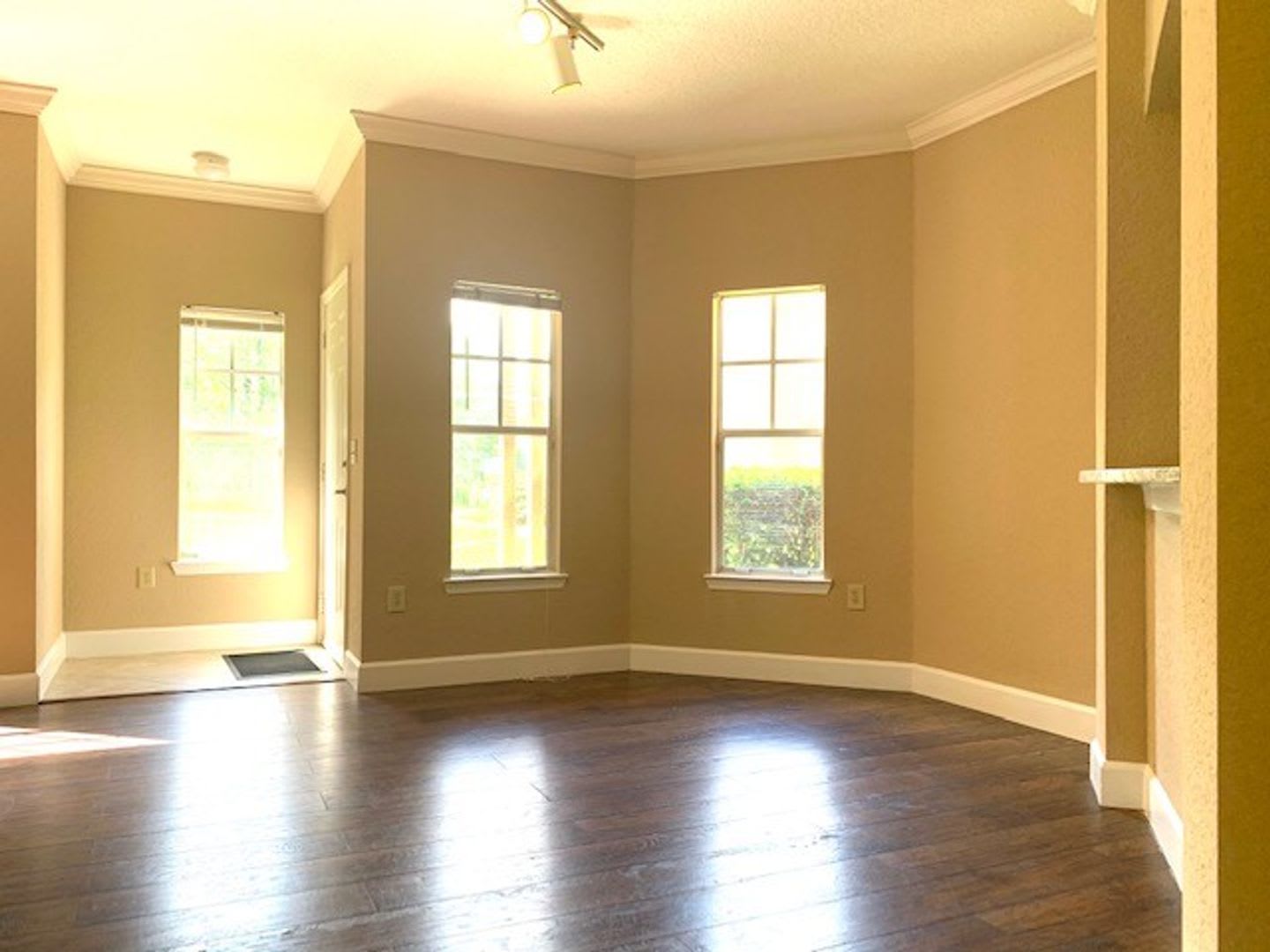 Beautiful 3 Bedroom, 2 Bathroom Condo in the Gated Notting Hill Community – photo 4