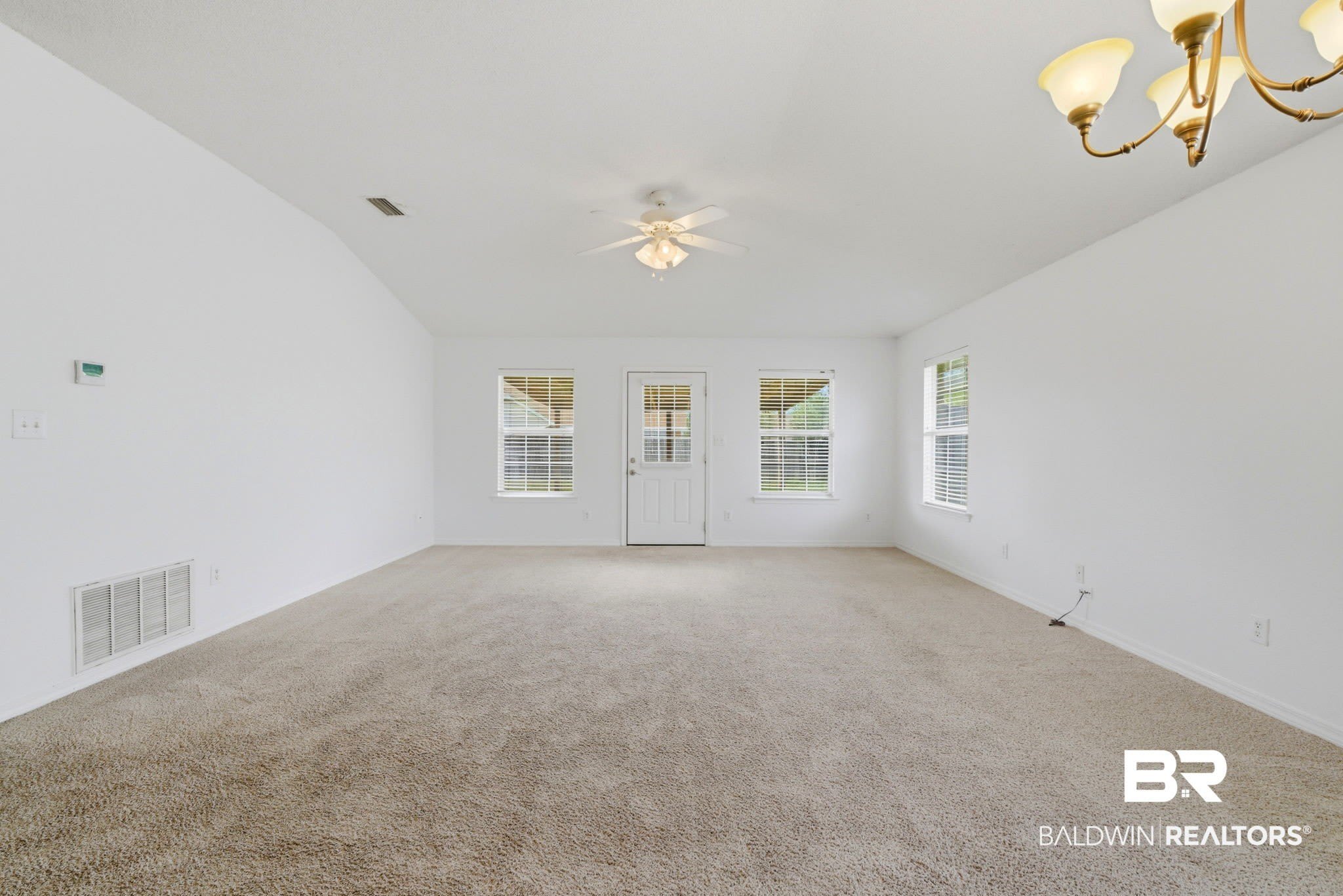 9841 Watkins Dr – photo 4