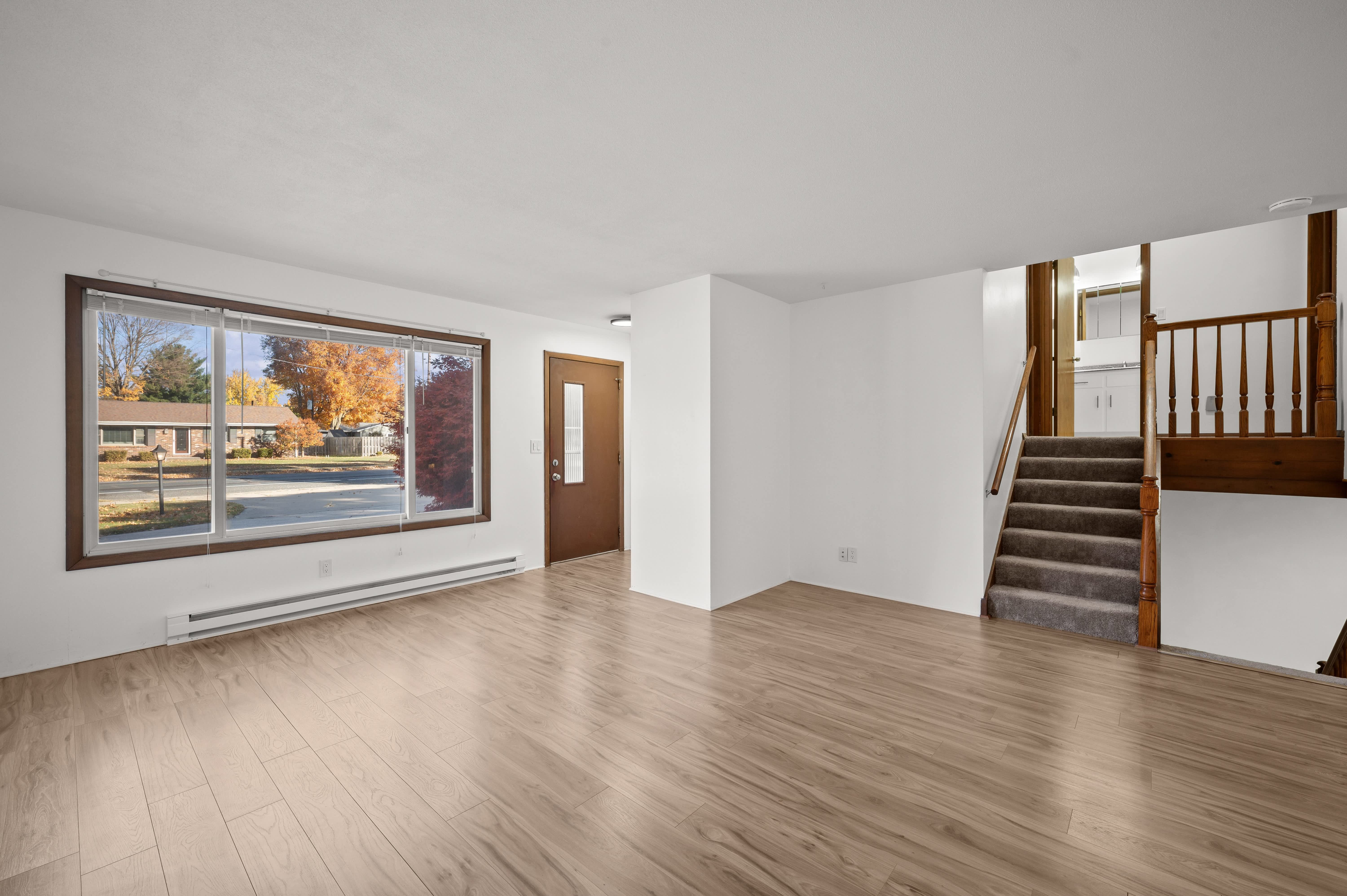 1332 W Glenlord Rd – photo 5