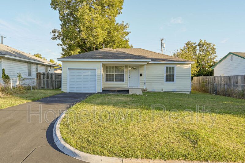 1407 NW Logan Avenue – photo 2