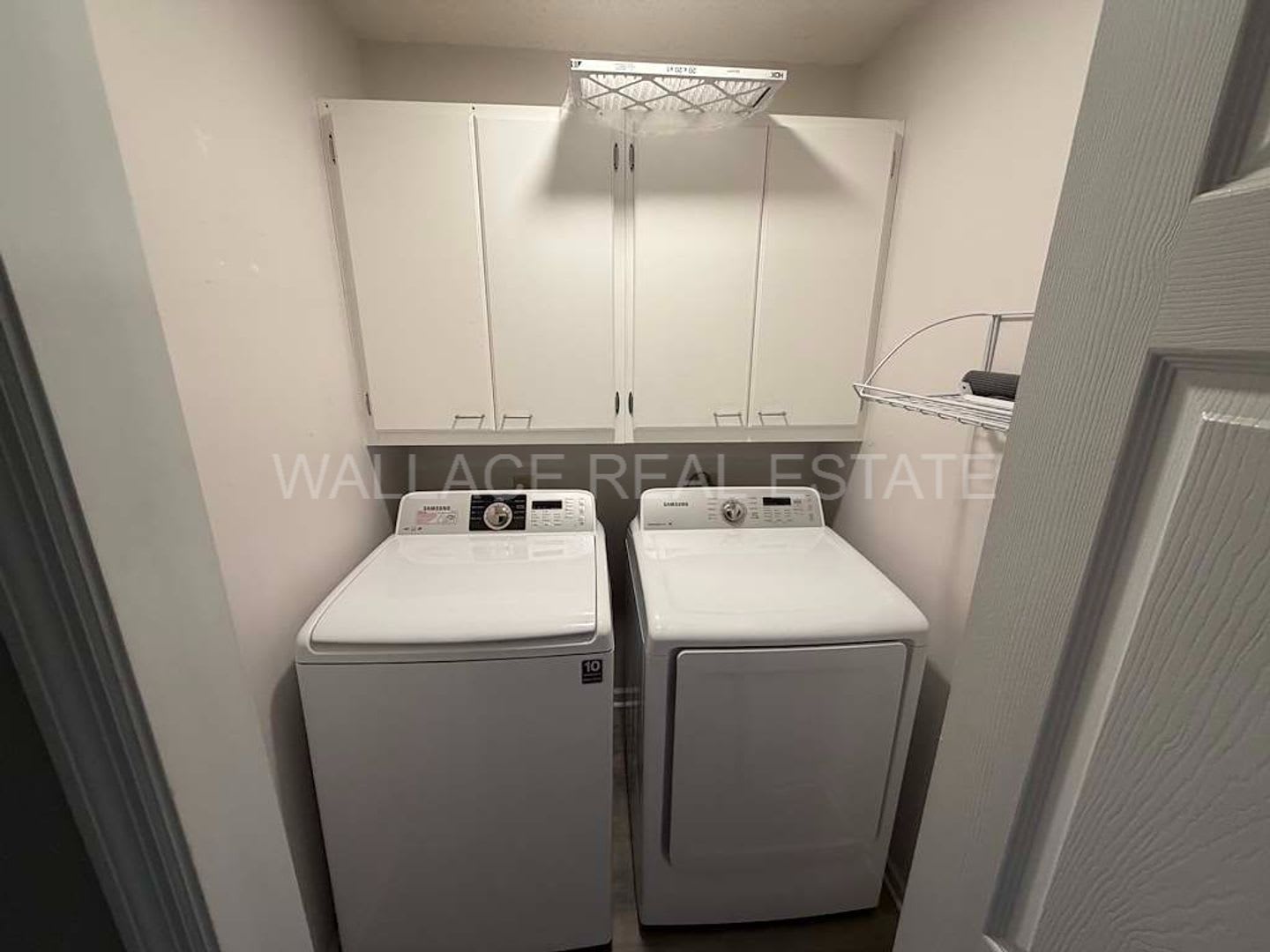 END UNIT 2 BEDROOM, 2 BATH CONDO IN POWELL IN BROCKTON PLACE!! – photo 5