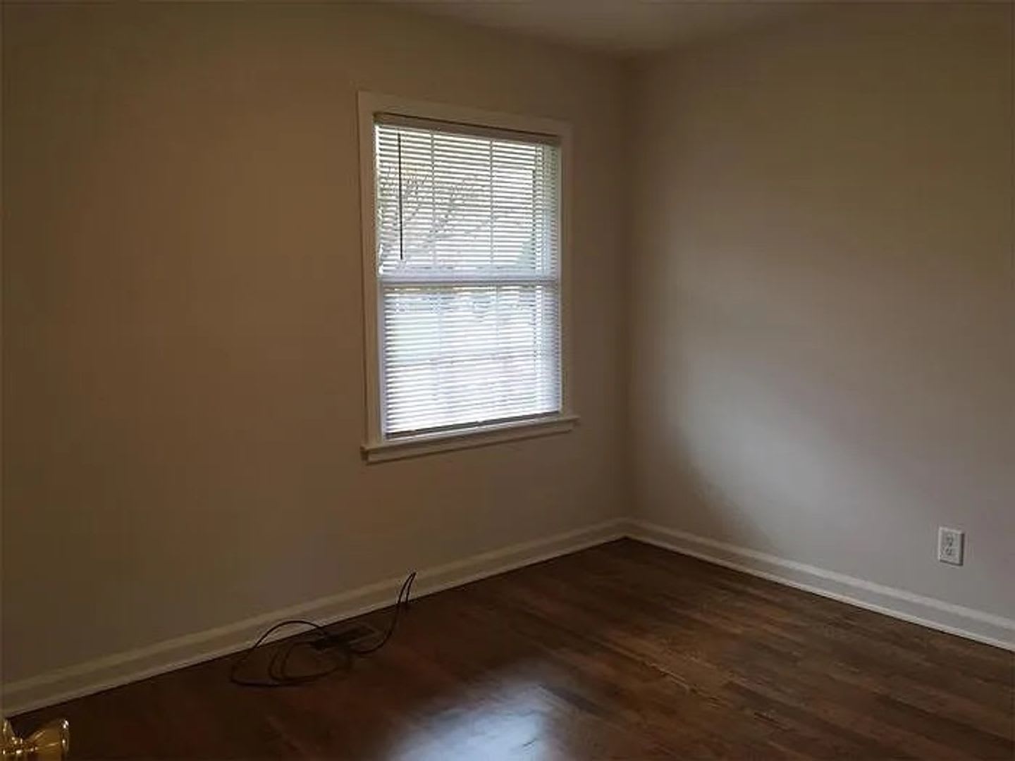 Room In 3 Bedroom Home At Downing Rd – photo 2