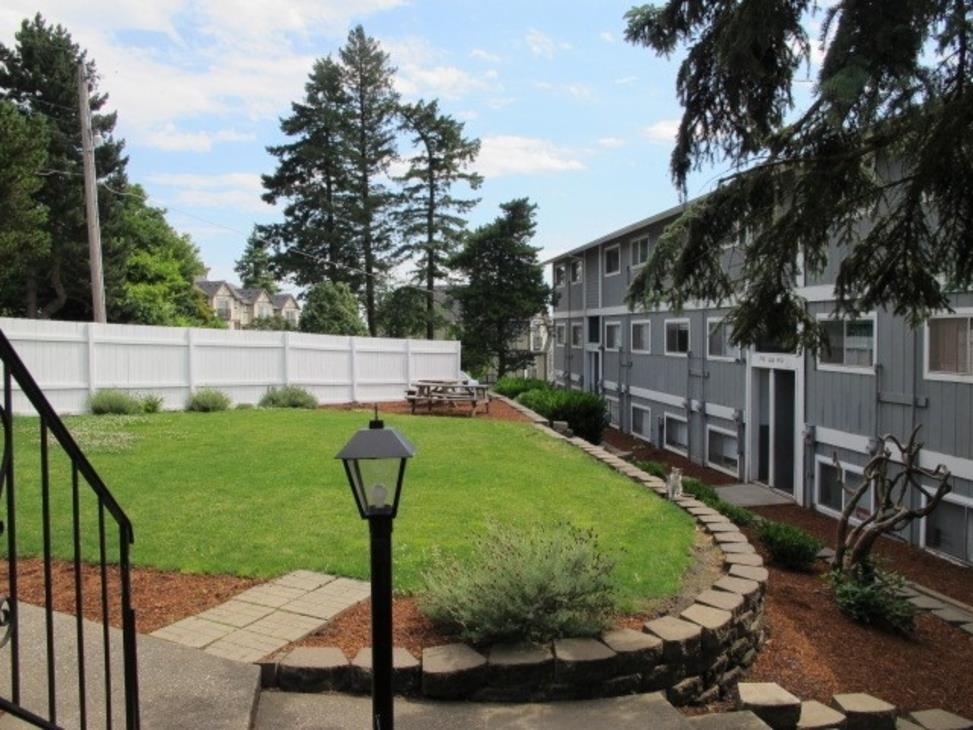 Crestwood Courts – photo 3