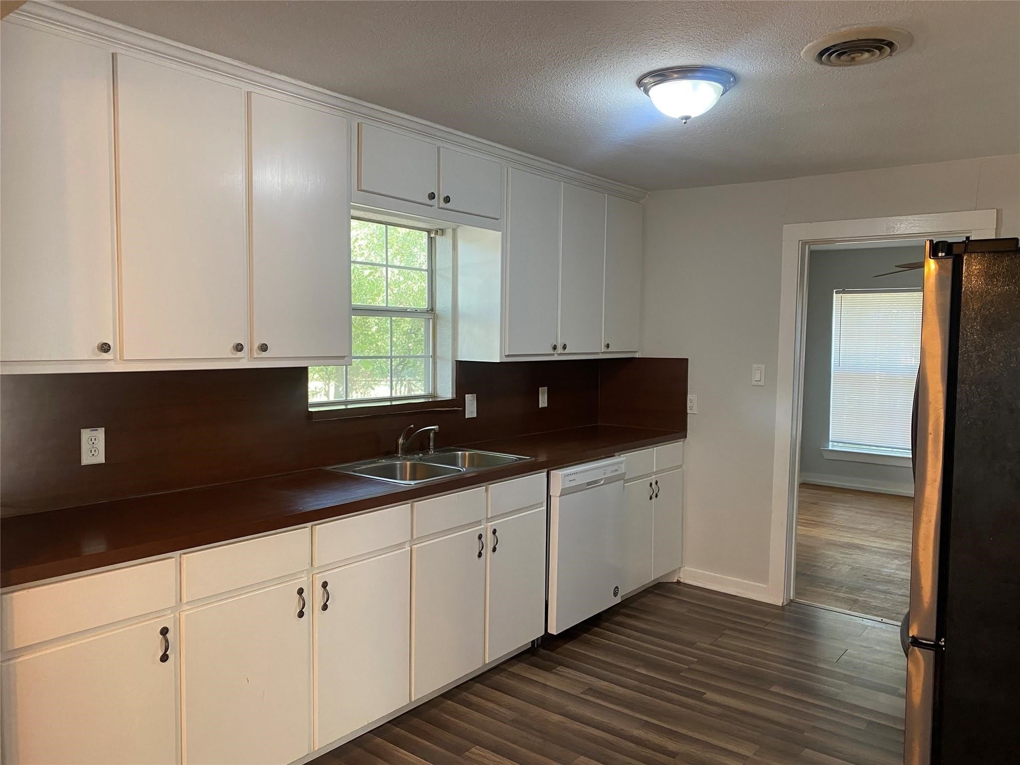 403 Marshall Street – photo 5
