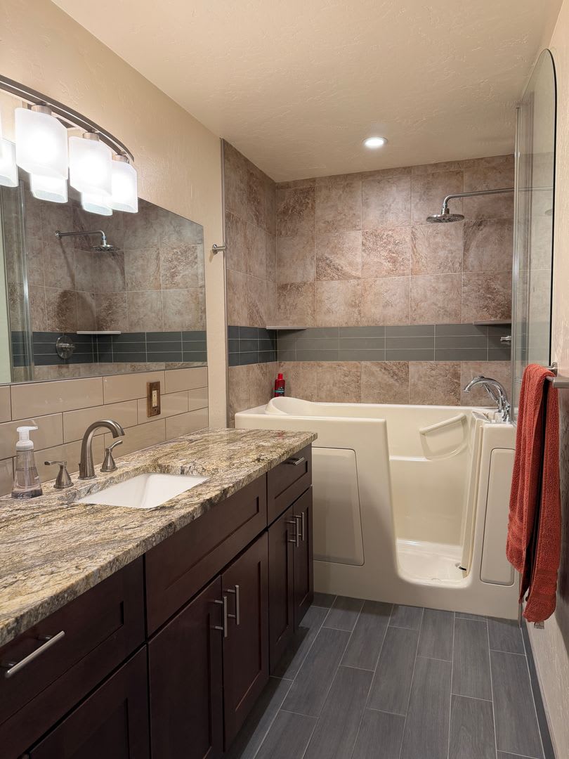 1 Bedroom 1 Bath West Glenwood Apartment for Rent – photo 5