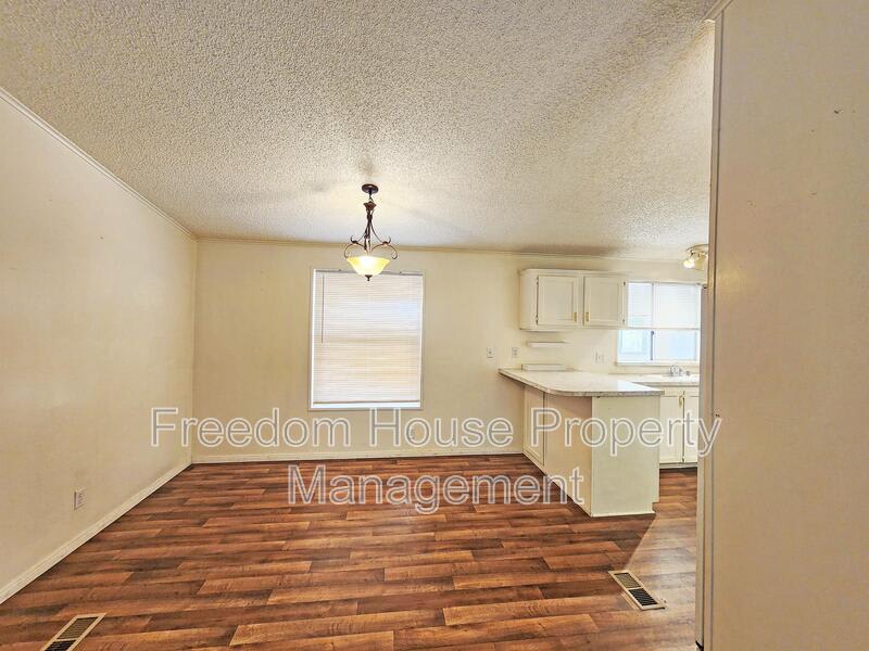 1441 West Betty Avenue – photo 4