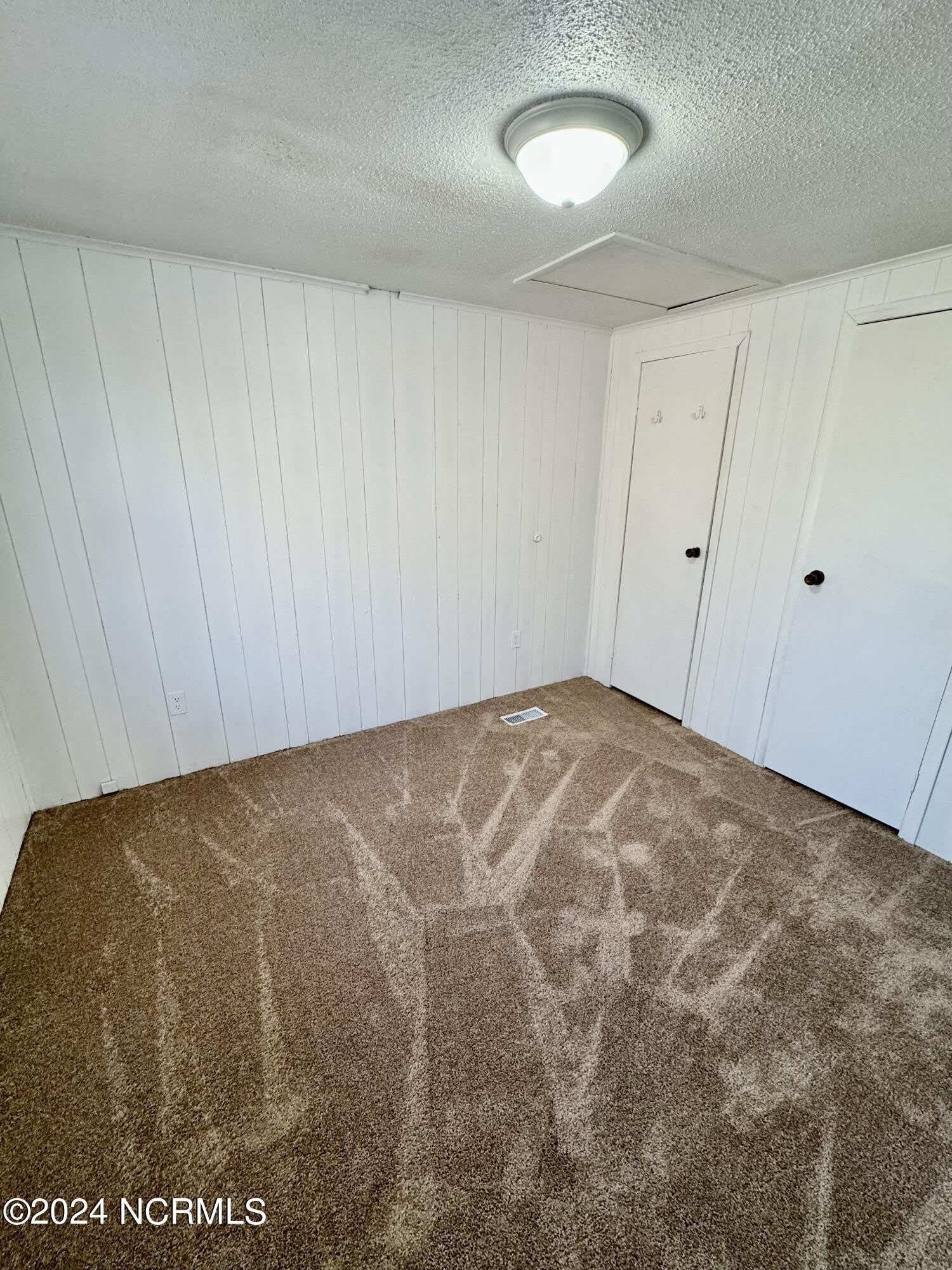 1504 Iris Circle – photo 5