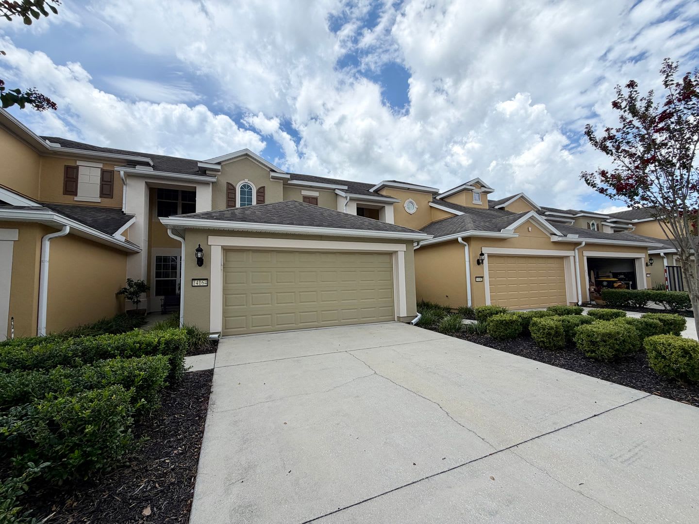 Spacious Townhome in Central Location! – photo 2