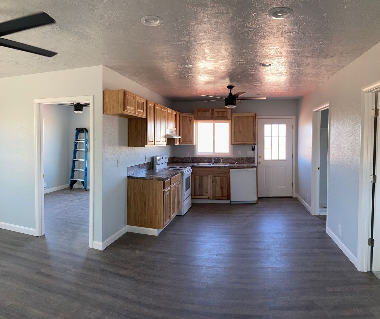 Country Property – photo 5