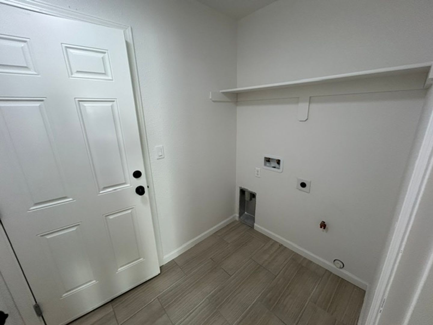 Brand New 3 Bedroom 2 Bathroom Home in Woodlake! – photo 4