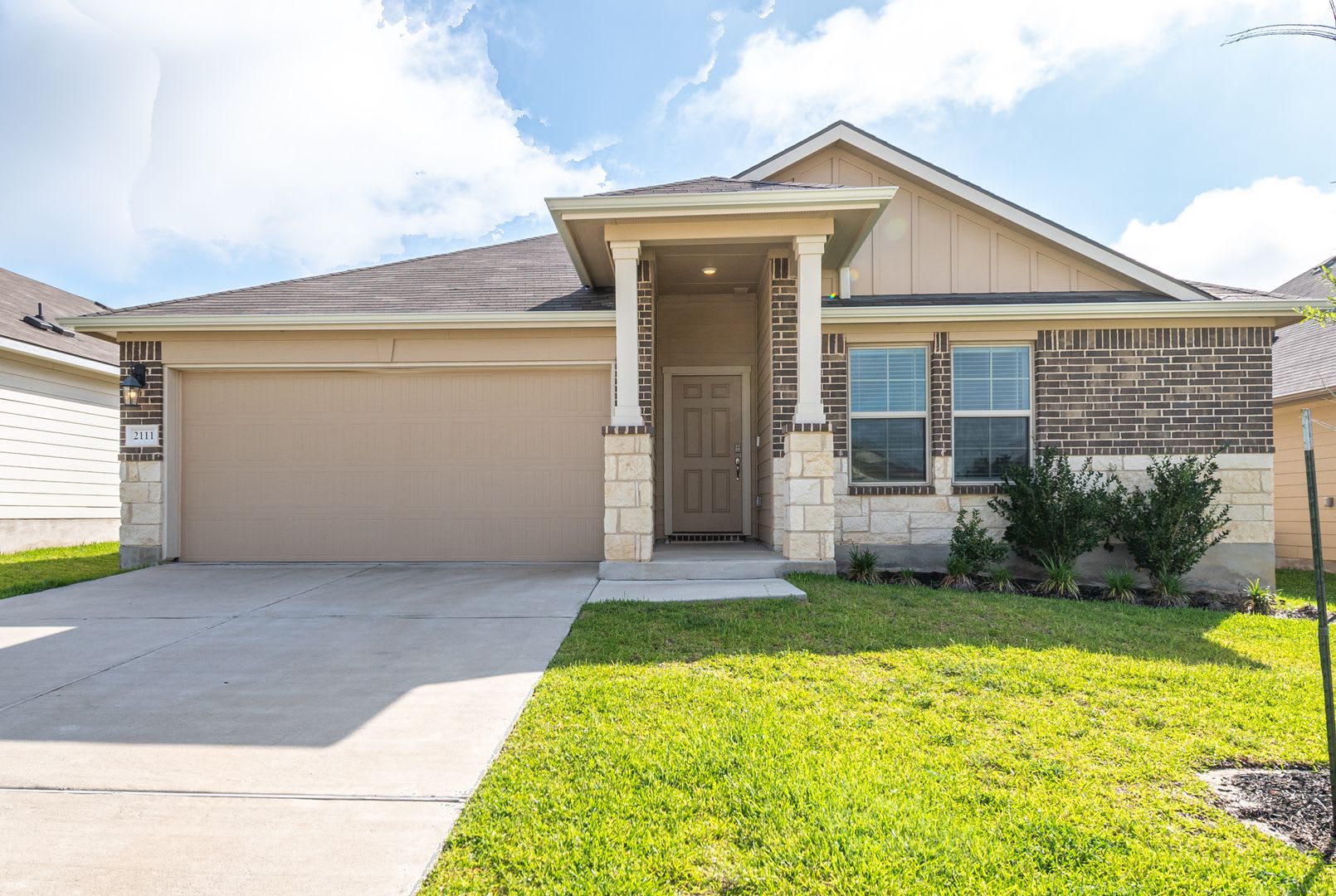 Beautiful 3 Bed/2 Bath Smart Home! Available for Immediate Move in! – photo 4