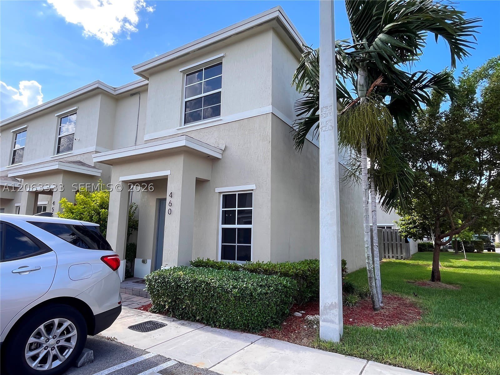 460 NE 4th Ln – photo 1