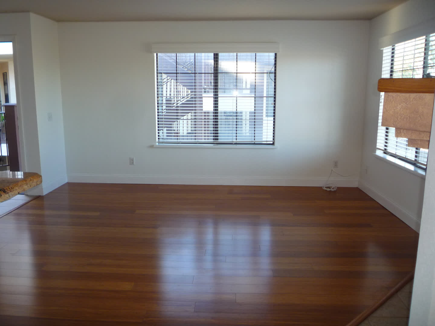 Upgraded Corner Condo with Lagoon View – photo 4
