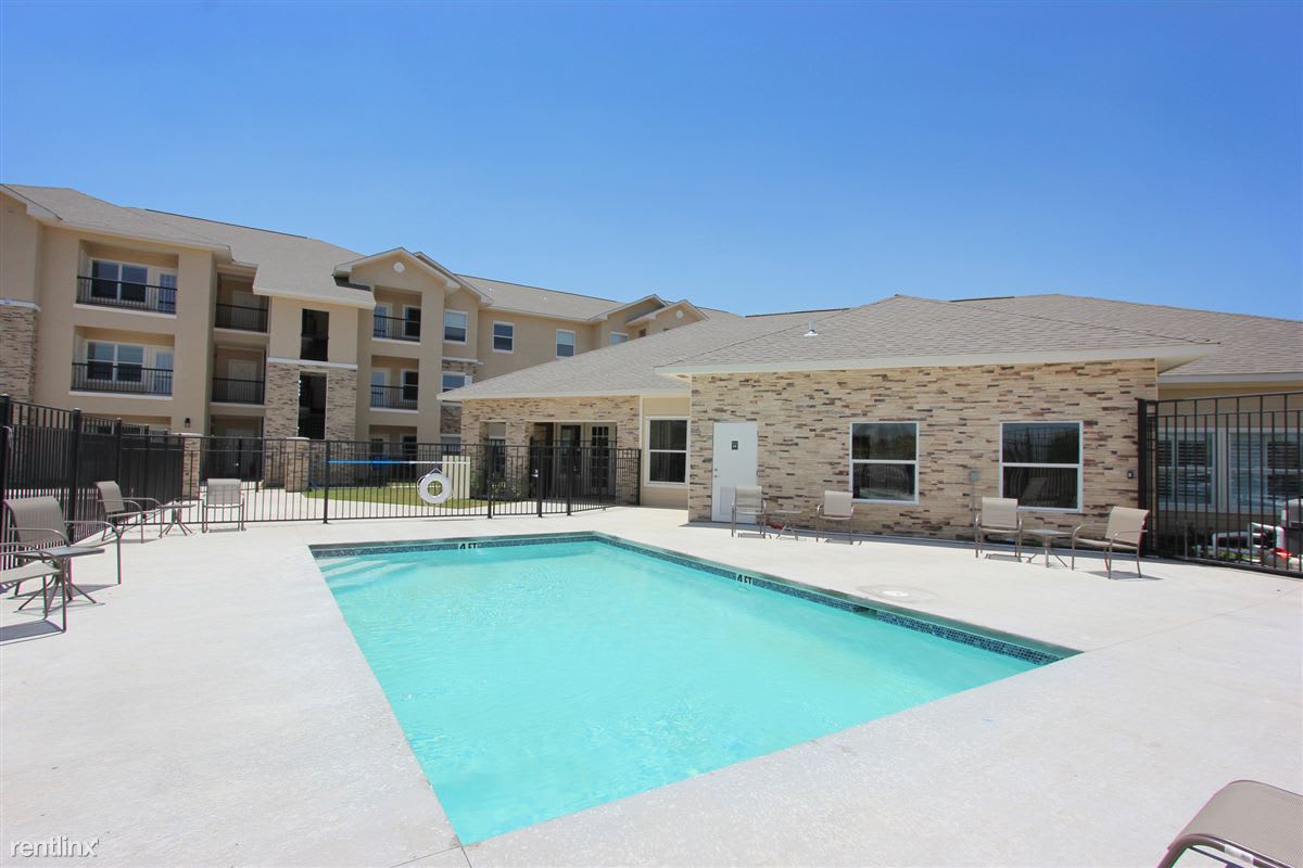 Stone Knights Apartments – photo 3