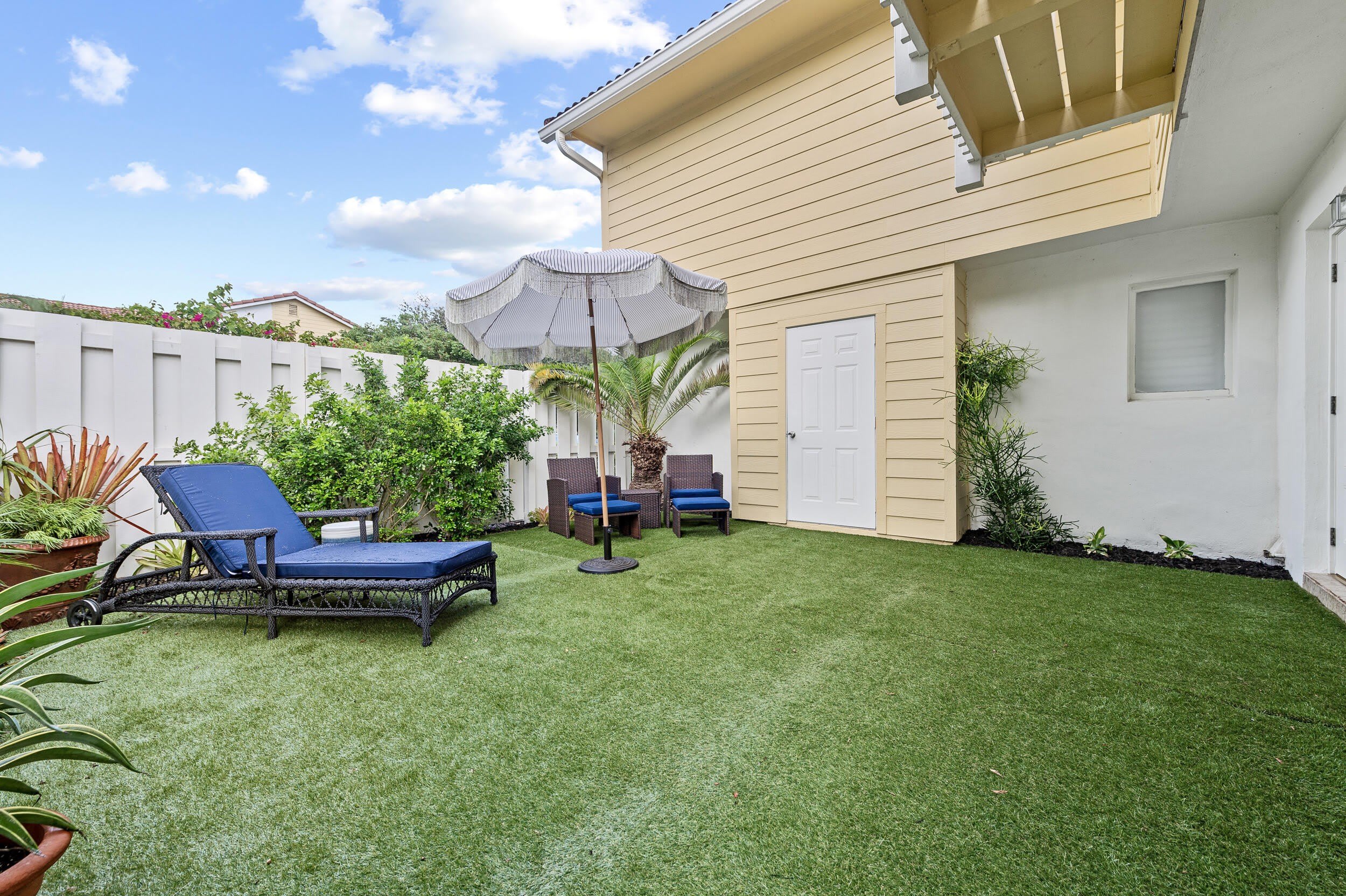 288 Seabreeze Circle – photo 2