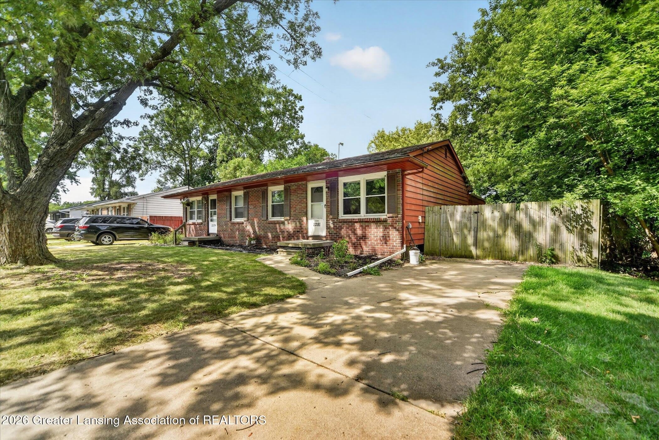 2281 N Vernon Avenue – photo 3
