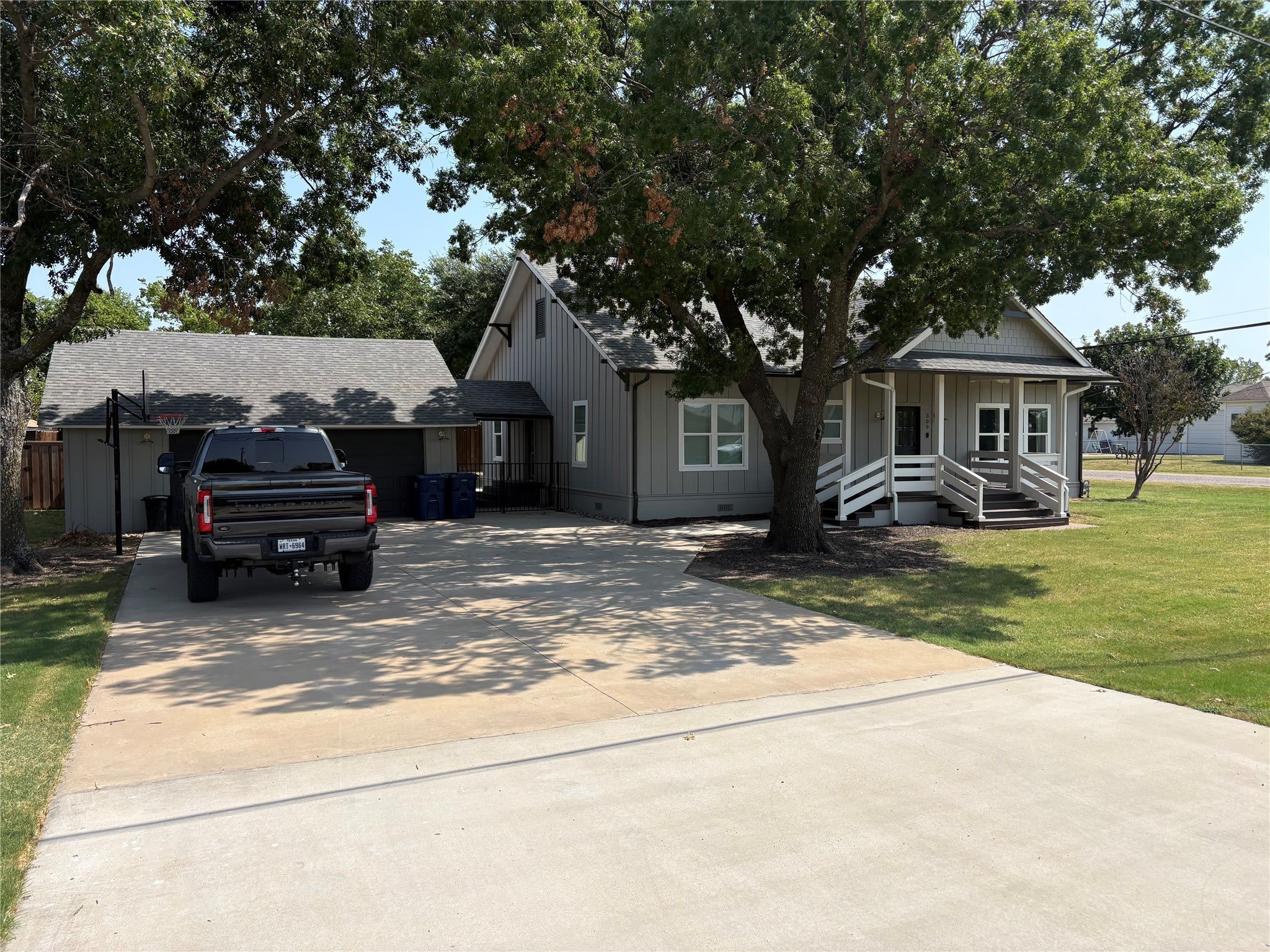 300 W Main Street – photo 2