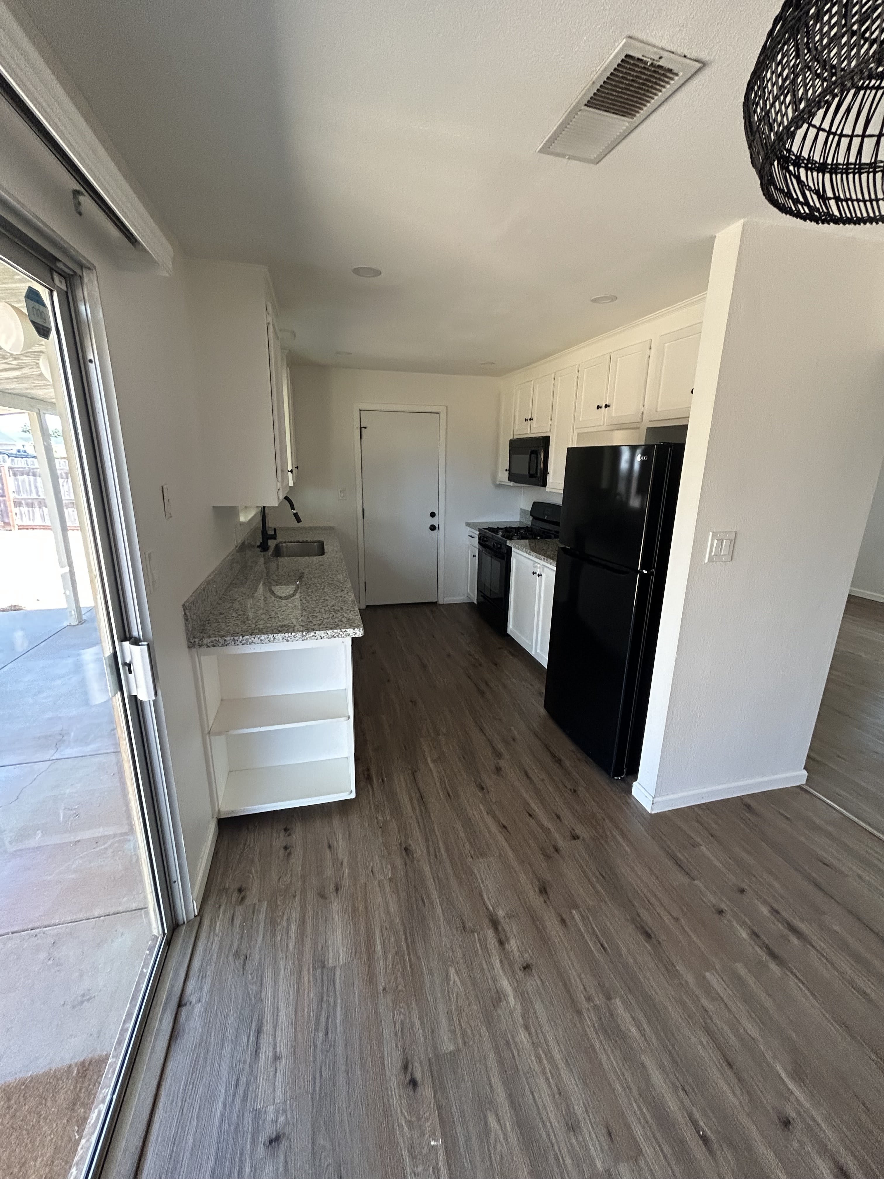 1505 Mabelle Way – photo 3
