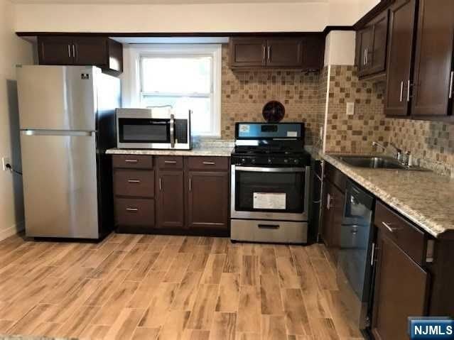 419 Parker Avenue – photo 1