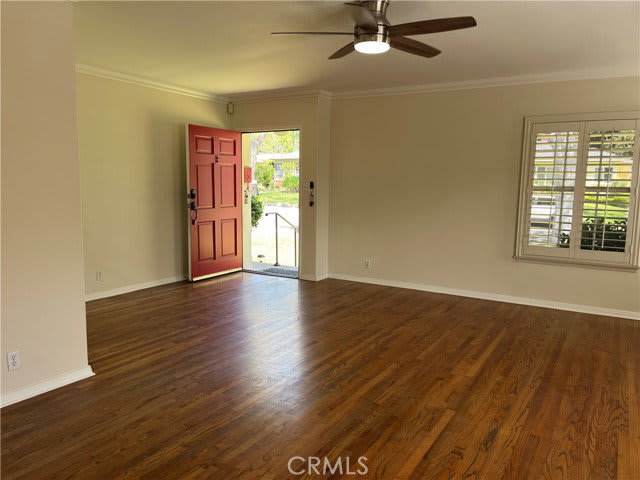 2440 Queensberry Road – photo 4