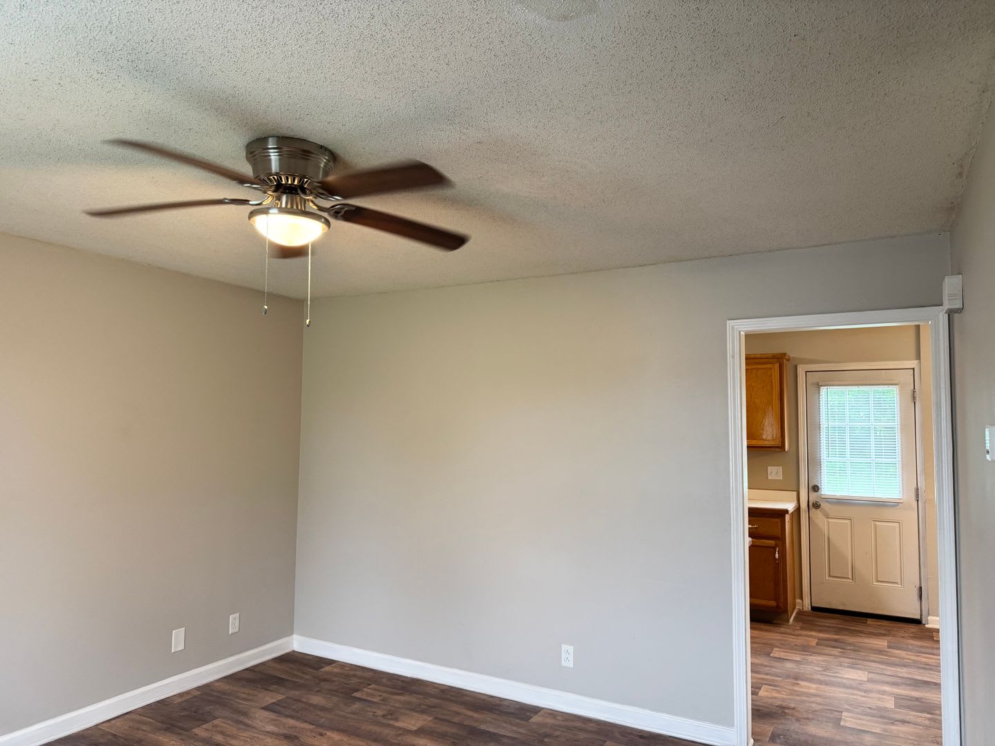 Just listed with upstairs bedrooms! – photo 4