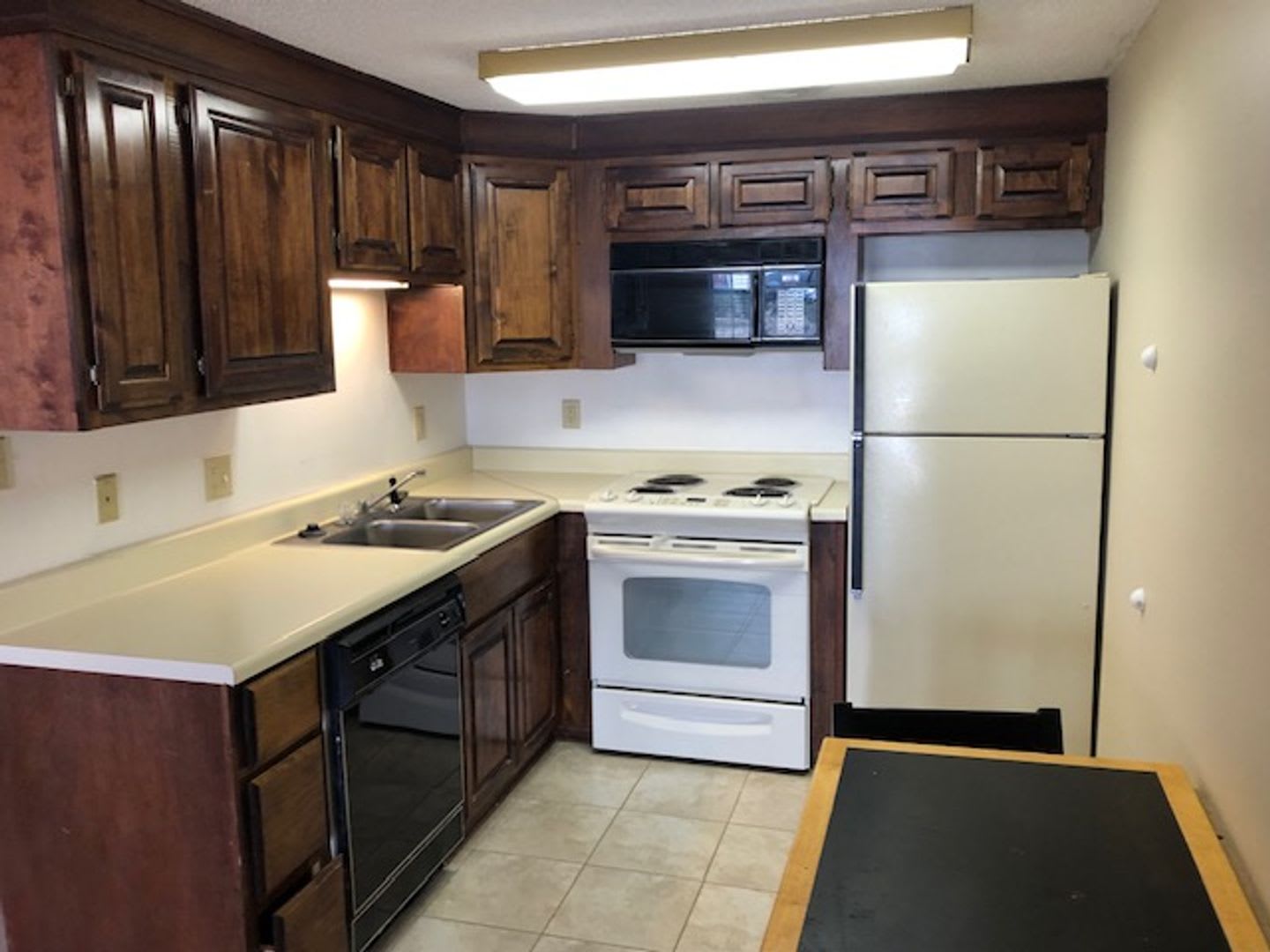 623 N Gloster St Apt 315 – photo 4