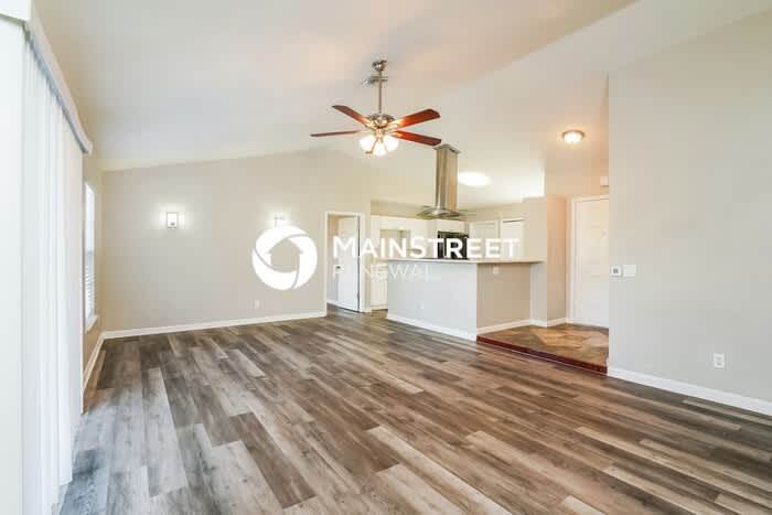 124 Northeast 7th Avenue – photo 4