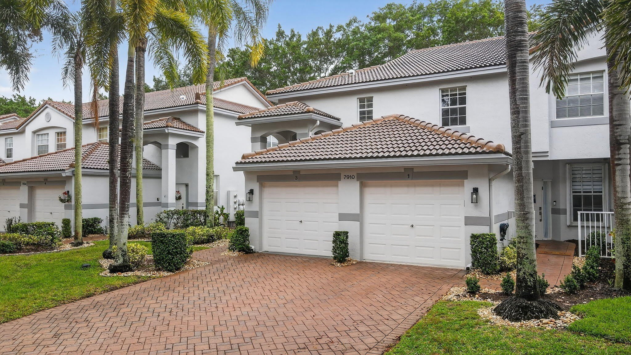 7910 Laina Lane – photo 2