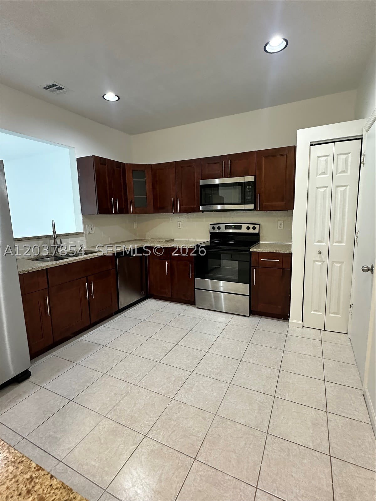 5541 Nw 90Th Ter – photo 3