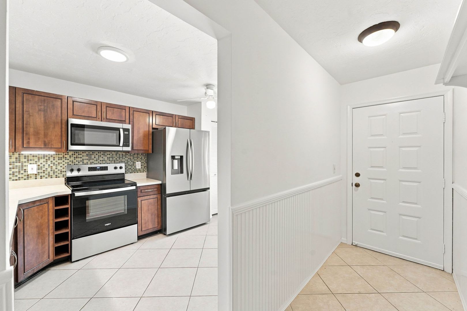 2 bedroom, 2 bath in Woodmere Racquet Club – photo 2
