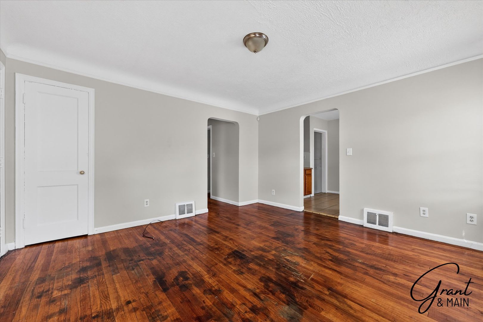 1200 2 Bedroom Ranch – photo 3
