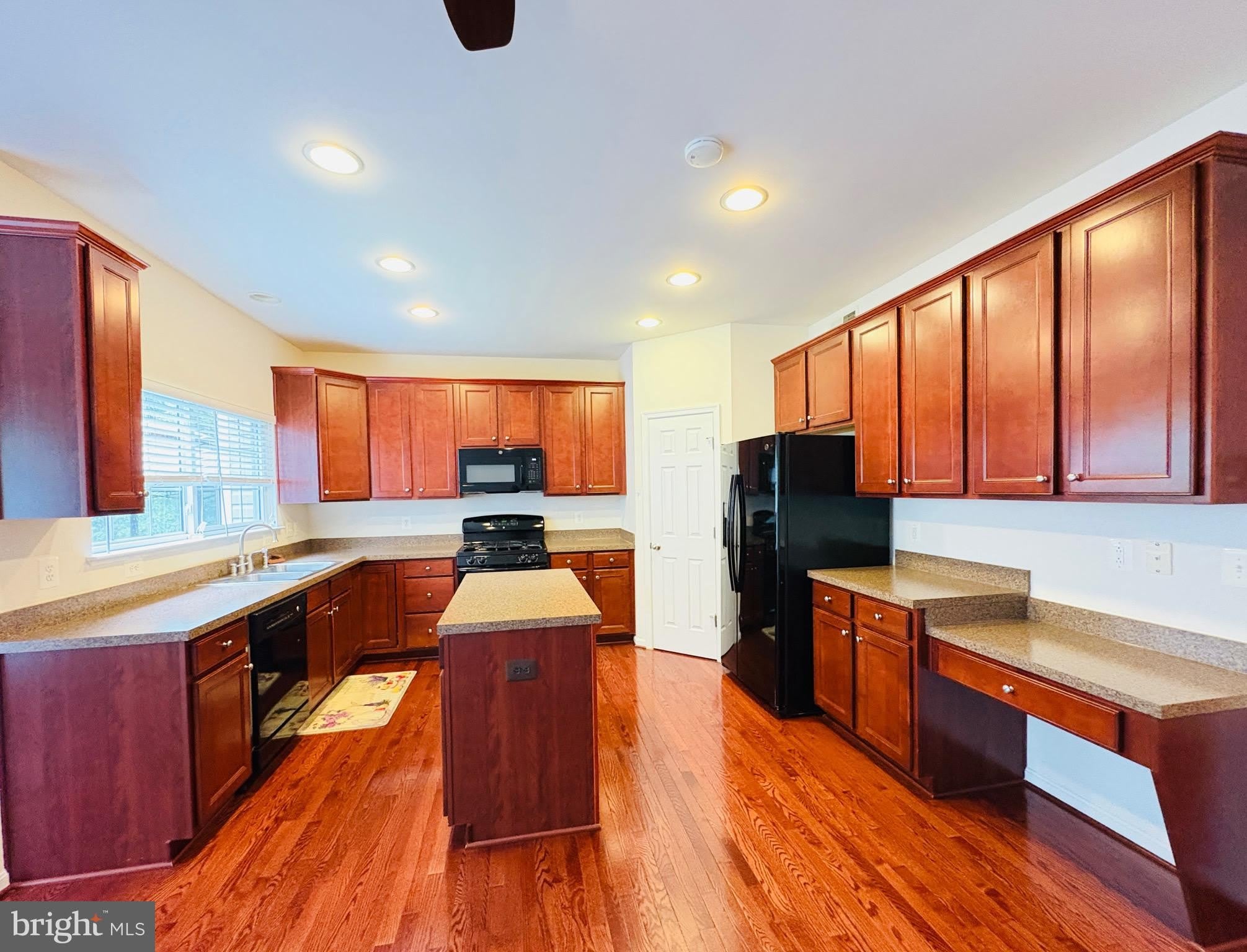 8268 LINBLAKE Court – photo 2