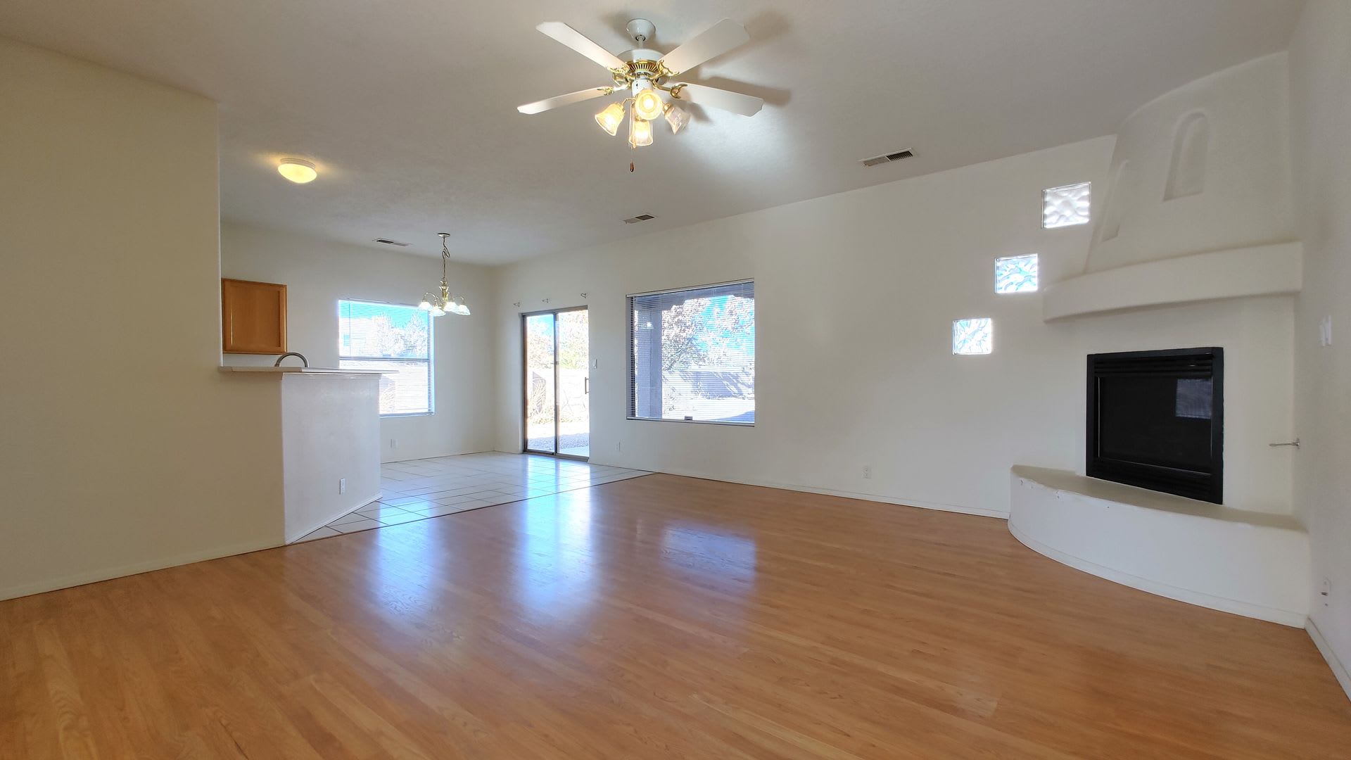 Beautiful 4 Bedroom, 2 Bath In The NW! – photo 2