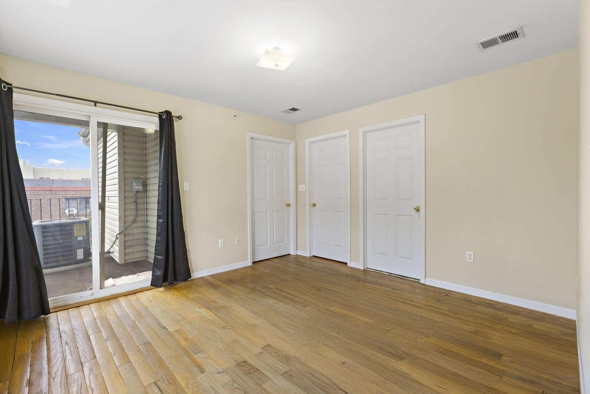 304 49TH ST – photo 4