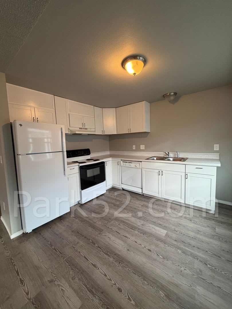 1/2 Off the 1st Full Month's Rent! Tacoma Area Fourplex – photo 5